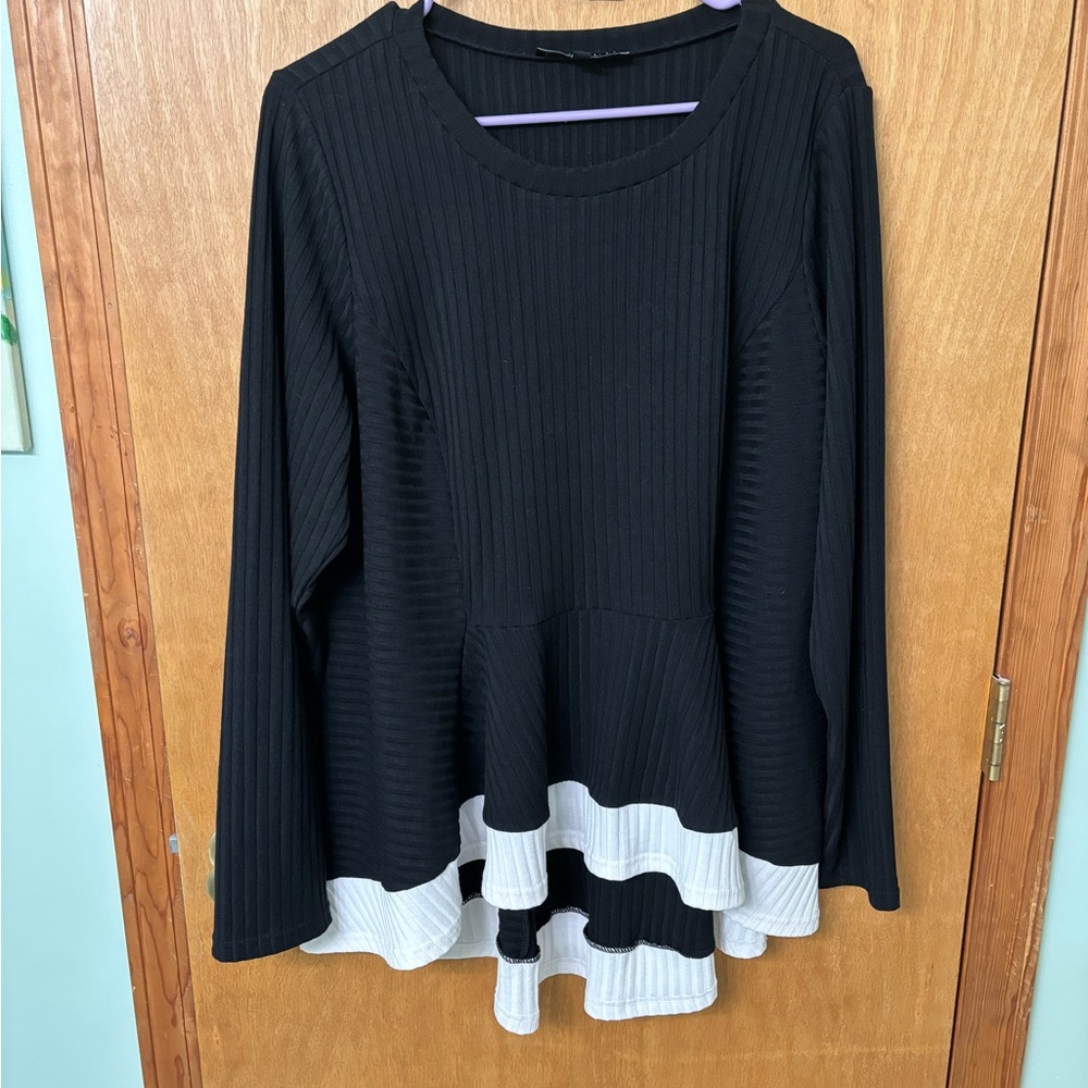 ELOQUII size 20 ribbed peplum high low top. Worn once